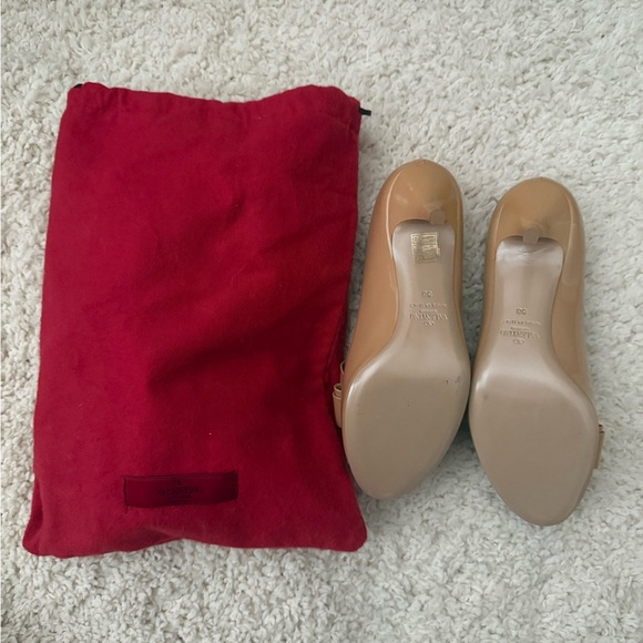 NEW Valentino Patent Leather Heels with Bow - Picture 4 of 4